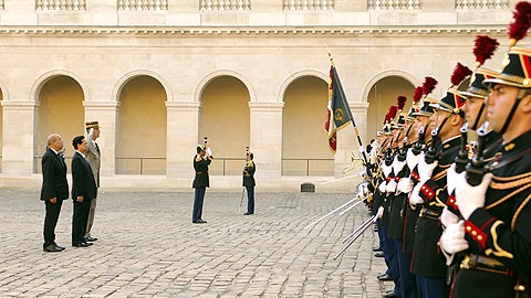 Cộng hòa Pháp tổ chức trọng thể lễ đón Thủ tướng Nguyễn Tấn Dũng  - ảnh 1